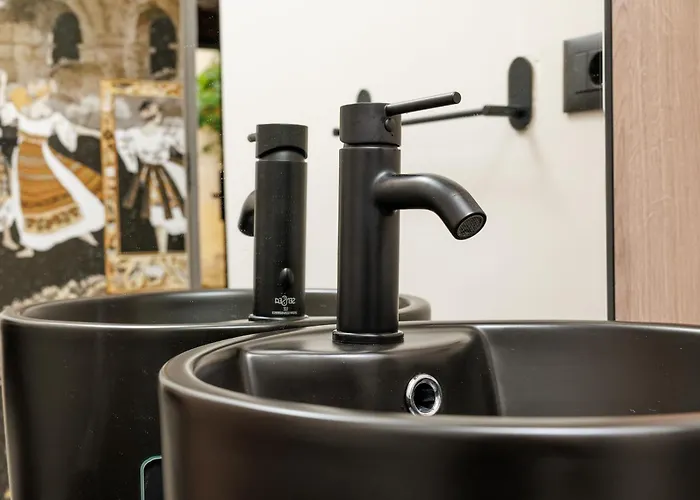 Old Town Capsule: 1-min To Piata Sfatului * Brasov